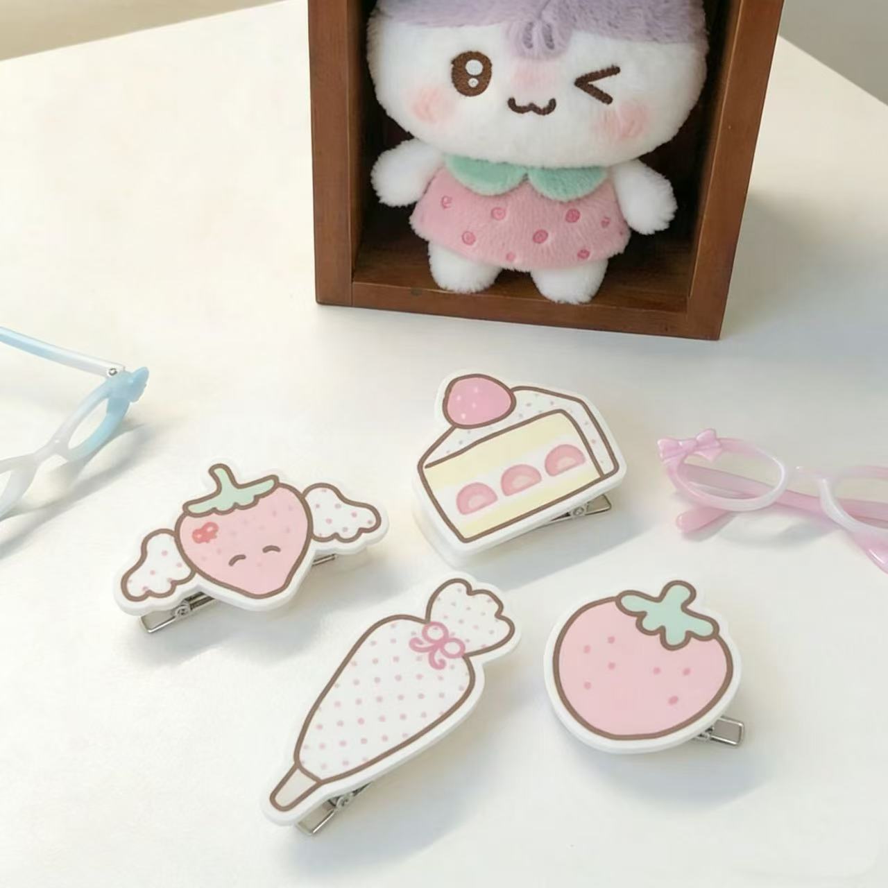 INS Strawberry Cake Hair Clip  - огляд і ціна Kids Outdoor Kit